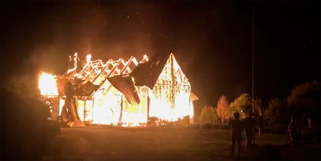 “Rambo” salva freiras carmelitas de mais um incêndio criminoso no Chile