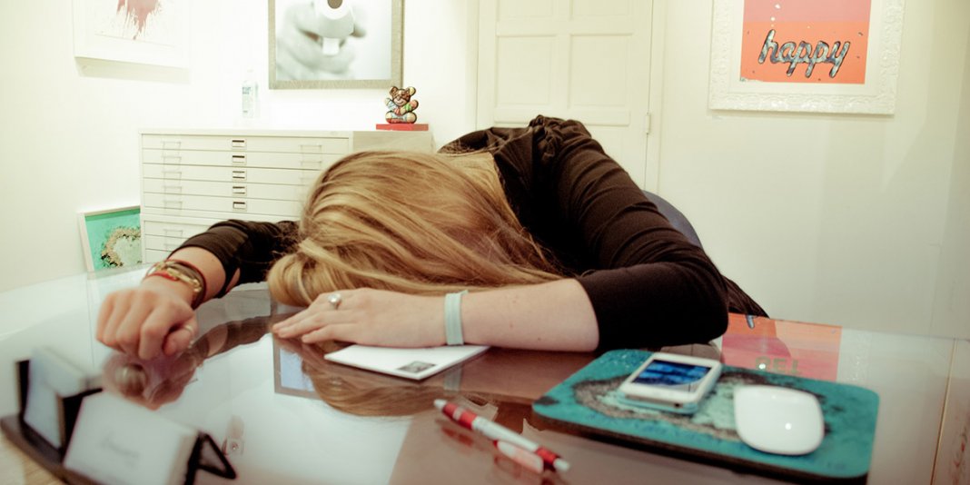8 sinais preocupantes de que você está esgotado mentalmente