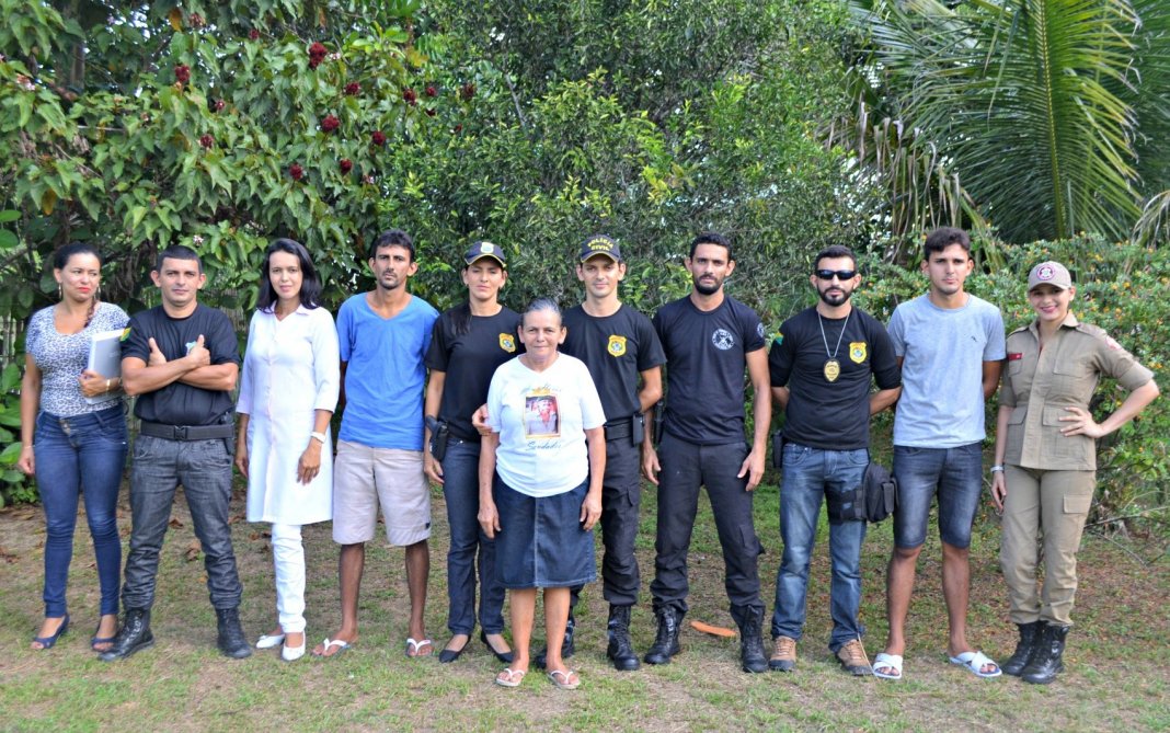 Ex-seringueira viúva forma 11 filhos na faculdade