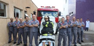 Jovem com tetraparesia que sonha em ser bombeiro tem sonho realizado graças à equipe médica