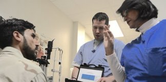 Cientistas israelenses desenvolvem colírio que repara córneas e cura miopia