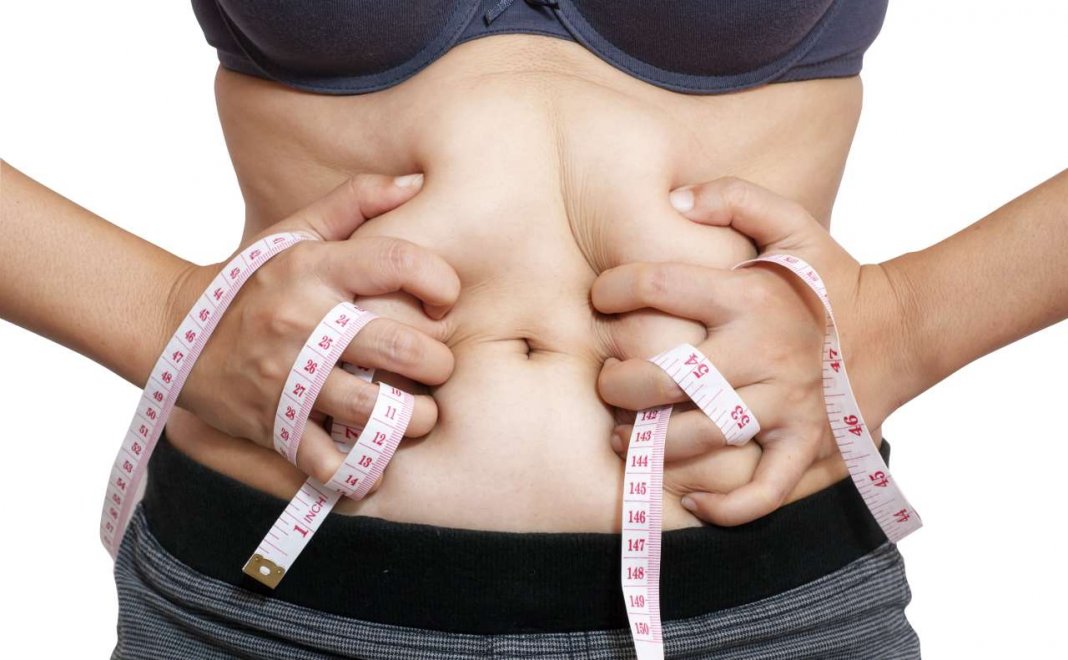 Gordura abdominal pode estar ligada à falta de vitamina D, diz estudo