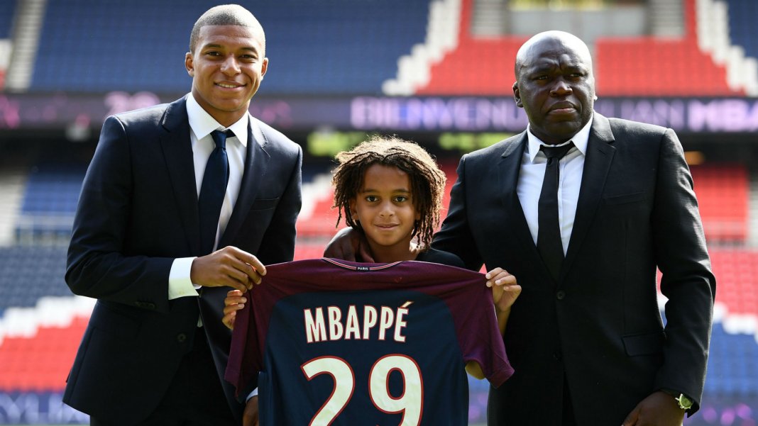 Jogador da França Mbappé, doa todo salário da Copa para caridade