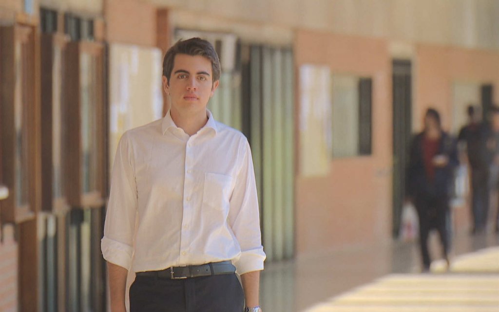 sabervivermais.com - Estudante de Brasília se torna o advogado mais jovem do Brasil com apenas 18 anos