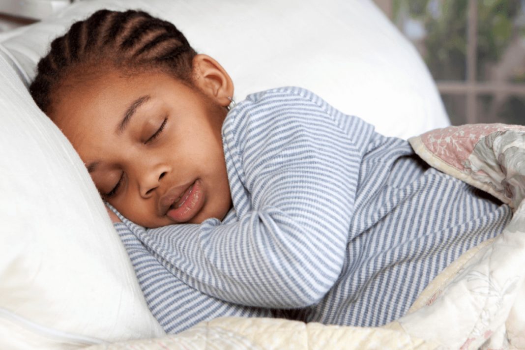 A quantidade ideal de sono que precisamos de acordo com a idade