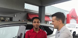 Jovem ganha carro do chefe após caminhar 32 km para não chegar atrasado no 1º dia de trabalho