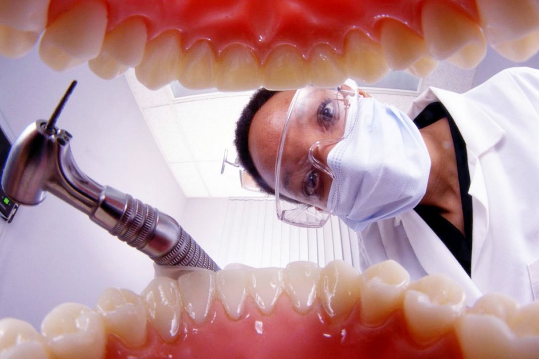 Cientistas britânicos criam substância que pode regenerar dentes e aposentar obturações