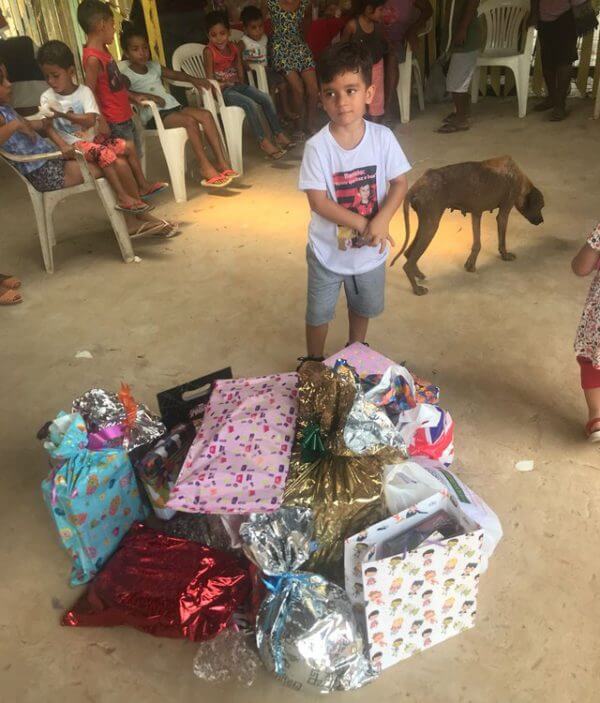 sabervivermais.com - Garoto faz 5 anos e doa seus presentes para crianças carentes de comunidade