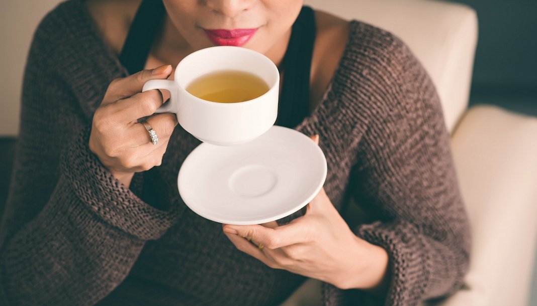 Conheça o chá antialérgico põe fim aos olhos lacrimejando, nariz coçando e espirros