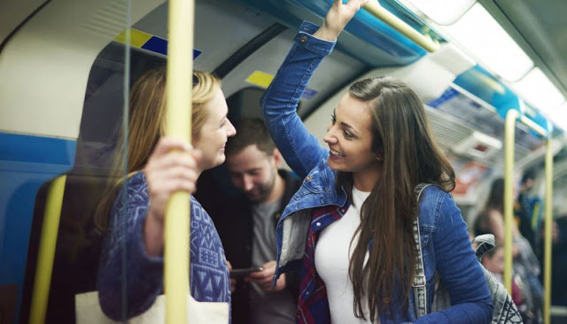 sabervivermais.com - Pessoas mais felizes conversam com desconhecidos no transporte público