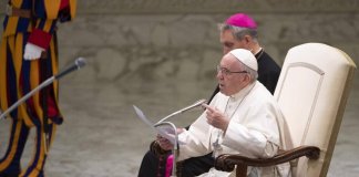 Papa diz que é melhor viver como ateu do que ir à igreja e odiar os outros
