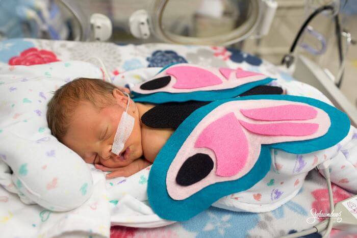 sabervivermais.com - Funcionários do hospital vestem bebês prematuros como super-heróis, e surpreendem os pais