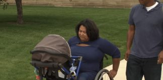 Adolescente de 16 anos inventa cadeira de rodas adaptada para mães passearem com bebês