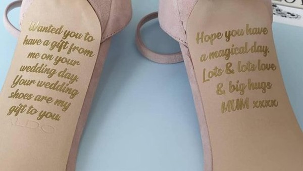sabervivermais.com - Mãe deixa uma mensagem emocionante nos sapatos de casamento da filha antes de falecer