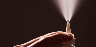 EUA aprova comercialização de spray nasal que trata a depressão em 24h