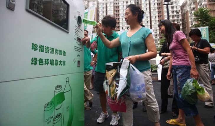 sabervivermais.com - Em Pequim, garrafas de plástico são trocadas por bilhetes de metrô. Eles buscam reduzir os danos ambientais