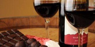 Chocolate e vinho tinto ajudam a combater rugas e manter a pele jovem, dizem cientistas