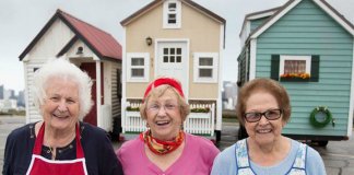 Em mini-casa sobre rodas, vovós italianas vão de cidade em cidade levando a sua comida caseira