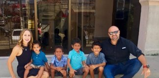 Casal americano decide adotar quartro irmãos brasileiros e formam uma família completa