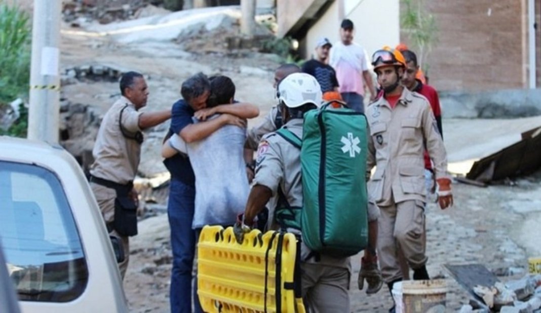 Menina sonhou com tragédia e salvou a família que morava em prédio que caiu no Rio