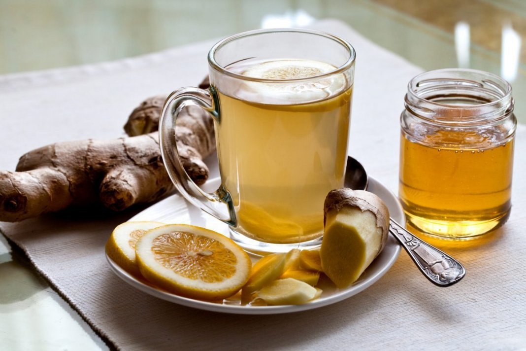 Um composto de gengibre e limão, formam um chá que “seca barriga” e tira o inchaço