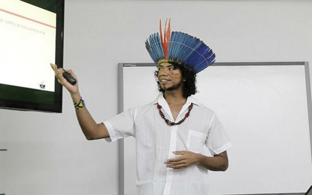 Índio Pataxó é o primeiro estudante indígena mestre em química pela Ufba 