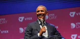“Talvez, em algum lugar na favela, tenha uma criança capaz de curar o câncer”, afirma ex-presidente Obama