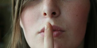 Ficar de boca fechada: Um dos segredos da vida