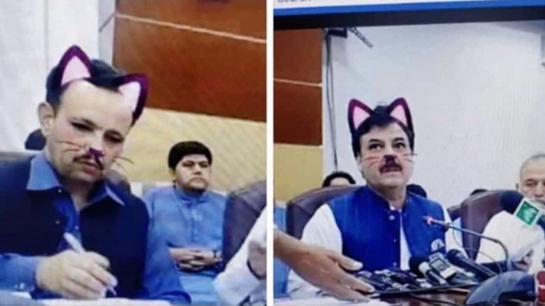 Em uma live do Facebook, funcionários do governo do Paquistão esqueceram de desativar o filtro e gato. O Resultado foi hilário!