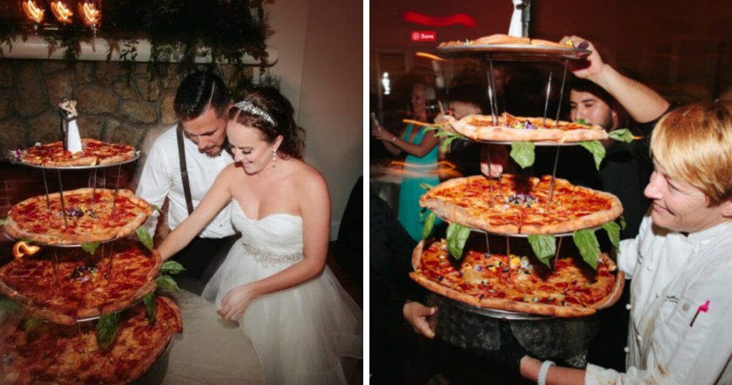 Noivos trocam bolo de casamento tradicional por bolo de pizza
