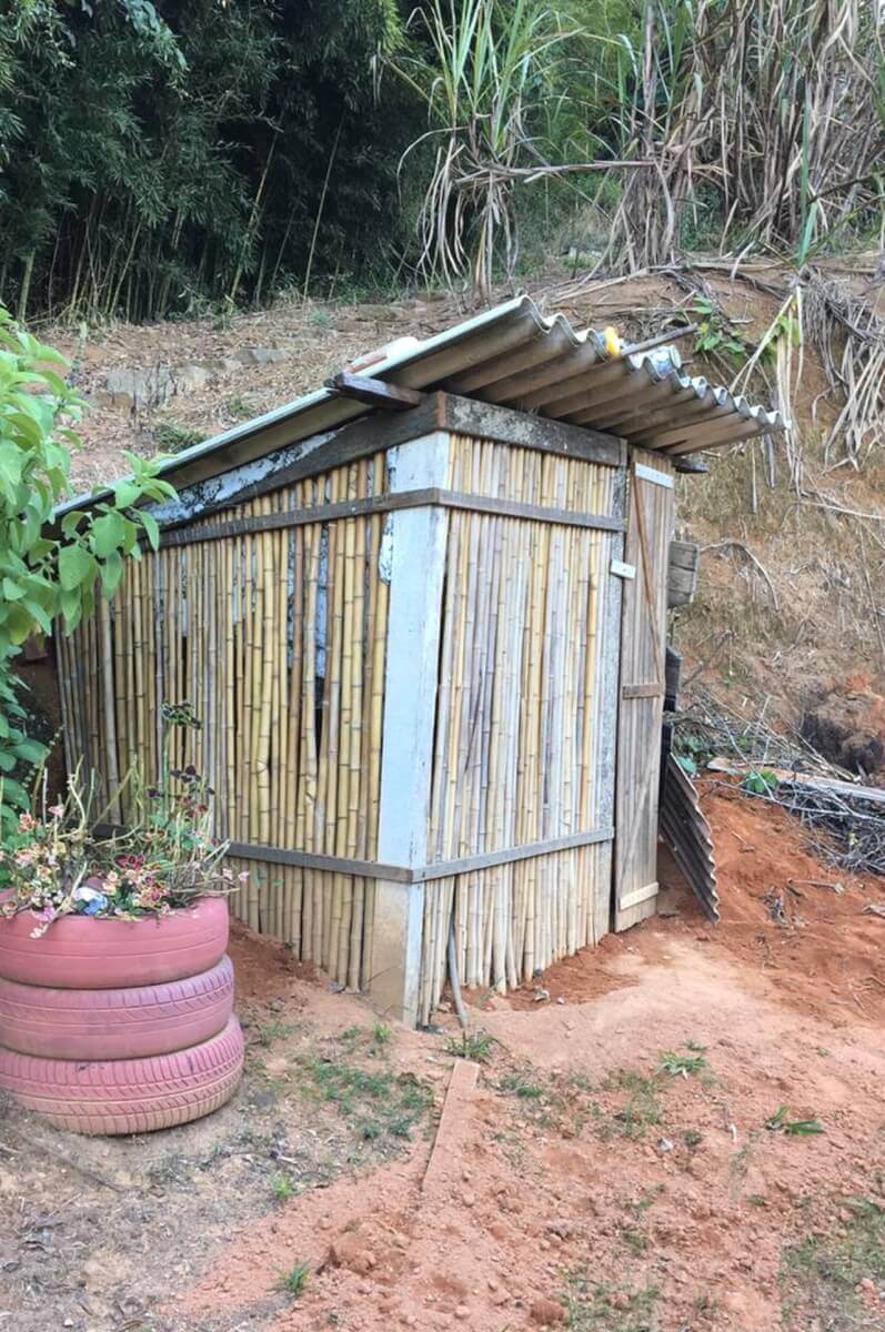 sabervivermais.com - Pai constrói quartinho de bambu para filha que não tinha lugar para estudar