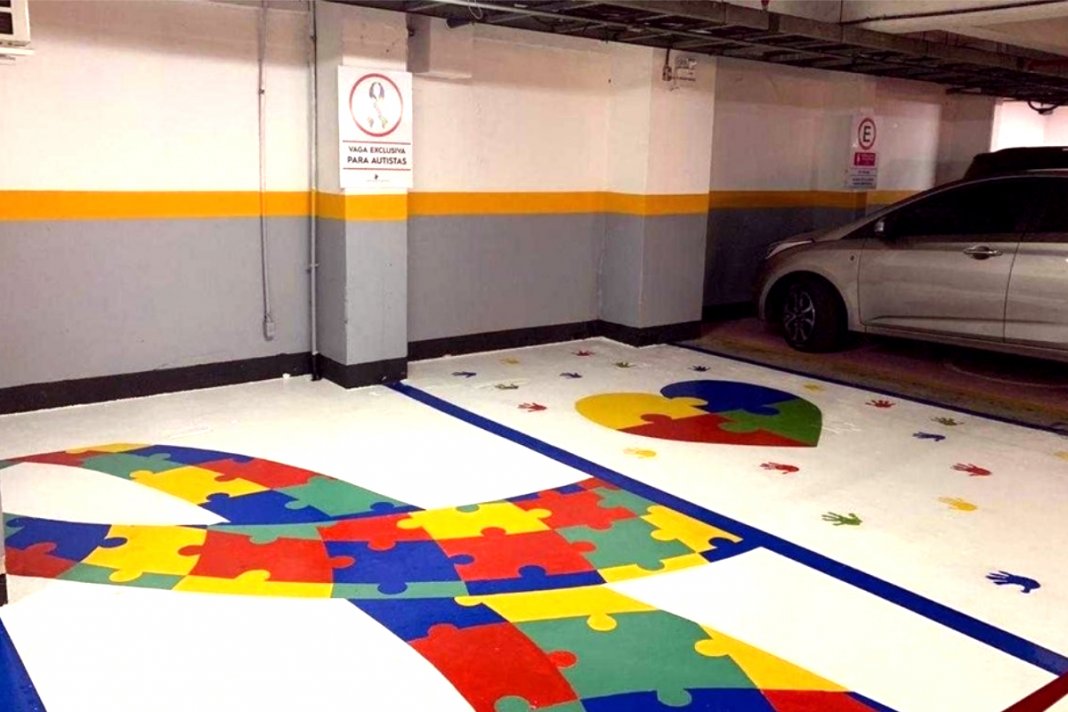 Goiânia é a primeira cidade no Brasil a ter vagas de estacionamento exclusivas para autistas