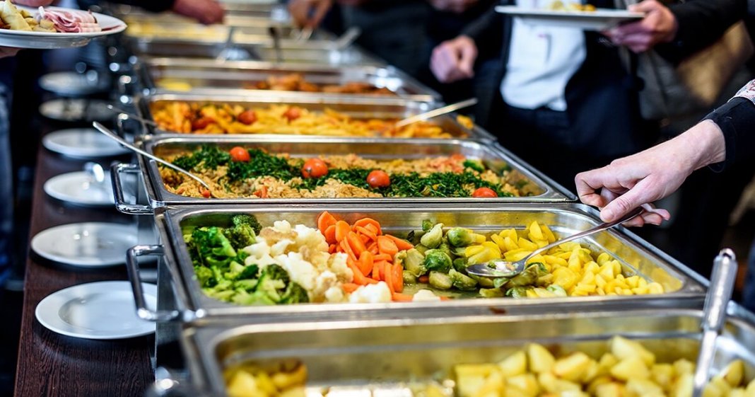 Blumenau sanciona a lei que incentiva restaurantes a doarem alimentos