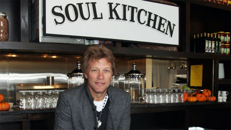 sabervivermais.com - Bon Jovi mantém restaurantes que servem comida grátis aos necessitados
