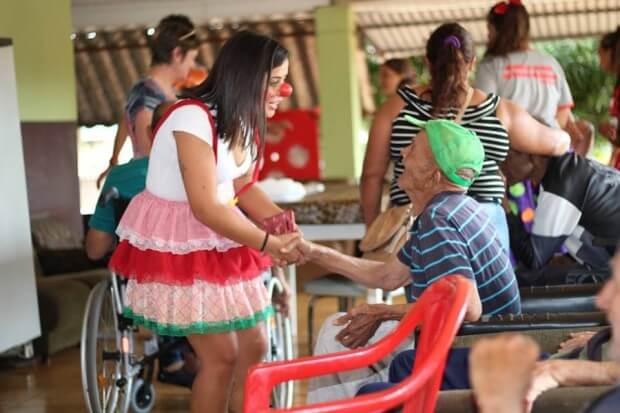 sabervivermais.com - Adote um avô, um projeto que visa combater a solidão de idosos em asilos