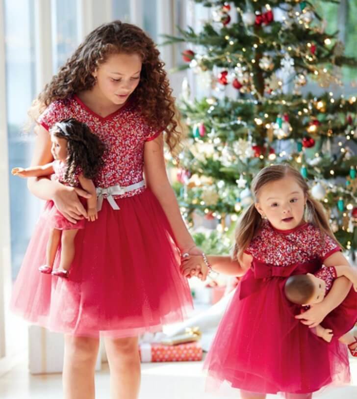 sabervivermais.com - Empresa americana inclui modelo com síndrome de Down no catálogo de roupas infantis