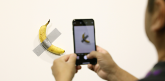 Banana é vendida por US$ 120 como obra de arte em museu