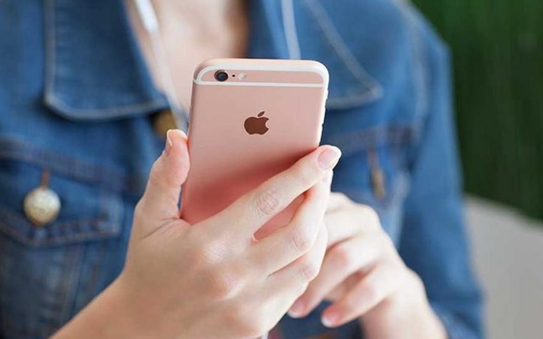 Mulher na China ganha iPhones de 20 namorados, vende todos e compra uma casa