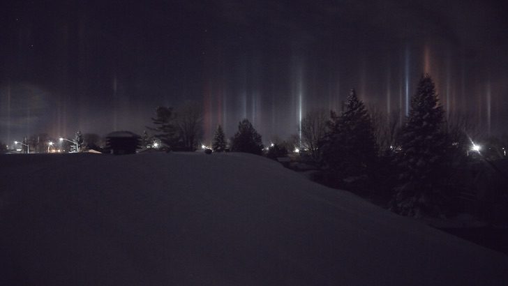 sabervivermais.com - Morador capta belo fenômeno "pilares da noite" no Canadá. Veja as imagens!