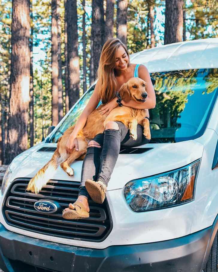 sabervivermais.com - Ela terminou um noivado e deixou trabalho para viajar com sua cadela em uma van