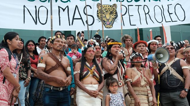 sabervivermais.com - Tribo da Amazônia vence processo contra empresa petrolífera, salvando meio milhão de acres da floresta tropical