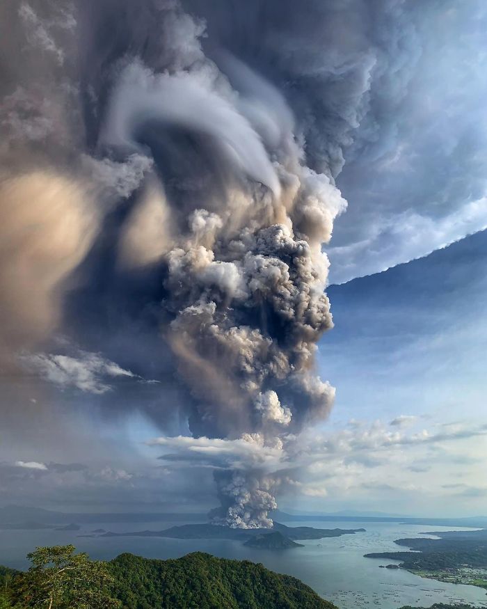 sabervivermais.com - 15 fotos que mostram o poder aterrador do vulcão Taa, que entrou em erupção nas Filipinas