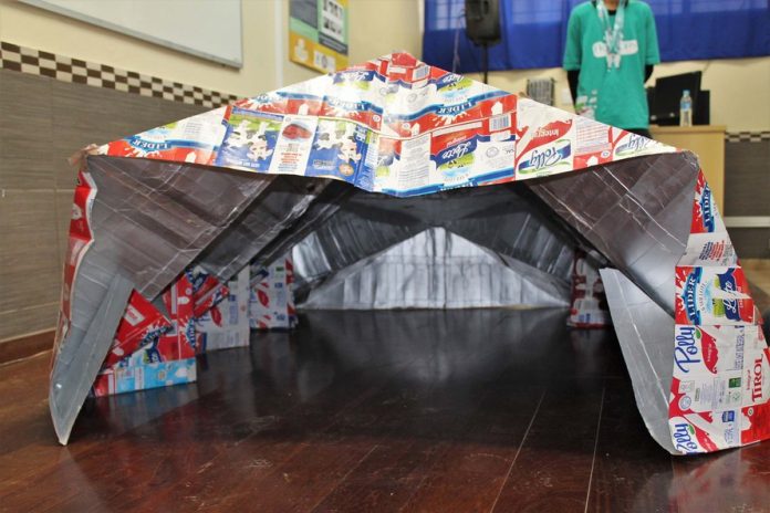 sabervivermais.com - Estudantes criam um abrigo móvel feito com caixas de leite para moradores em situação de rua
