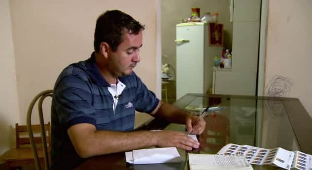 sabervivermais.com - Carteiro escreve cartas para idosos abandonados pela família