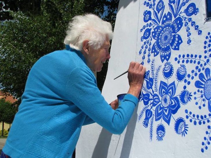 sabervivermais.com - Idoso de 90 anos transforma sua pequena vila em uma linda obra de arte