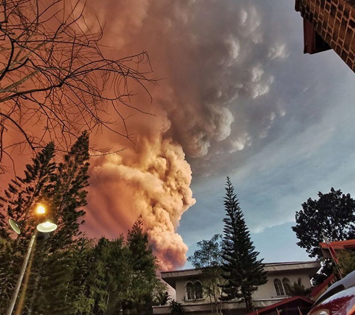 sabervivermais.com - 15 fotos que mostram o poder aterrador do vulcão Taa, que entrou em erupção nas Filipinas