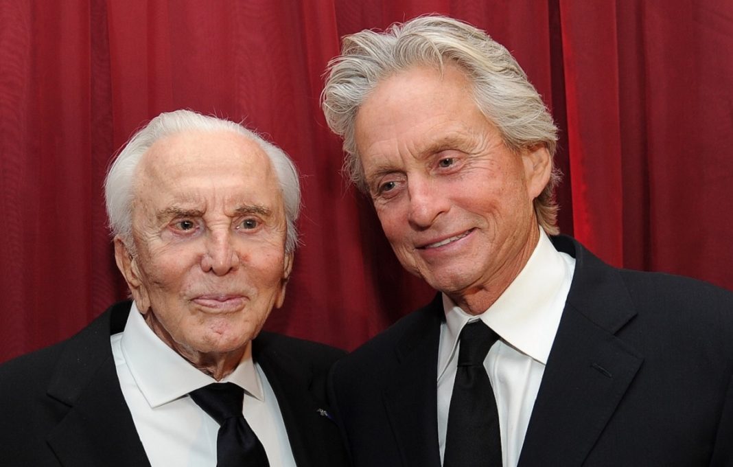 Kirk Douglas doou toda a sua fortuna para caridade. 60 milhões de dólares!