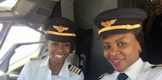 Dupla de mulheres, se tornam as primeiras do mundo a pilotar um Boeing 737