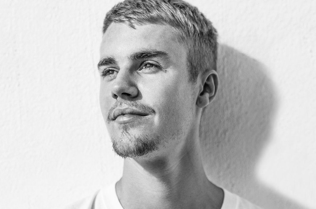 “Estive cego, mas agora eu vejo”, declara cantor Justin Bieber sobre fé