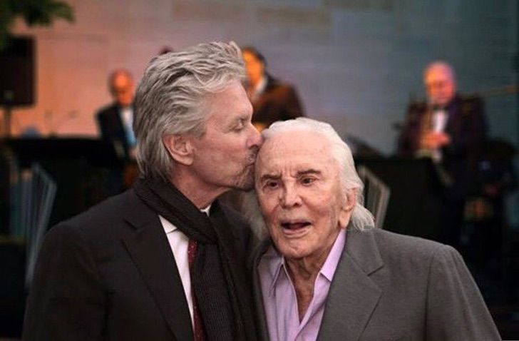 sabervivermais.com - Kirk Douglas doou toda a sua fortuna para caridade. 60 milhões de dólares!